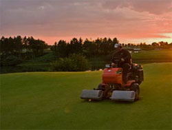 Greenkeepereren på arbejde, foto: Dansk Golf Union