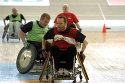 Kørestolsrugby spilles på en bane svarende til en basketballbane, foto: Preben B. Søborg