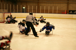 Ishockey spilles her med specialudviklet skøjtekælk