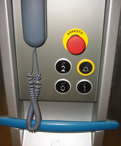 Taktil afmærkning på knapperne i elevator. Foto: SBI