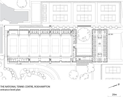 Til venstre ligger tennishallen og til højre kontorfaciliteterne. Receptionspavillonen og gårdrummet fungerer som bindeled mellem de to fløje, plan: Hopkins Architects
