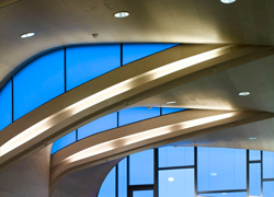 Naturlig og kunstig belysning i loft, foto: Richard Bryant